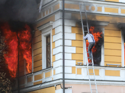 Krievu dronu uzbrukumā Kijivai 28. septembrī nogalināts viens un ievainots 21 cilvēks, tajā skaitā trīs bērni. Trāpīts Ukrainas Nacionālās zinātņu akadēmijas ēkai, medicīnas centram un citiem objektiem pilsētas centrā.